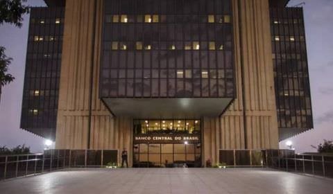 BC surpreende ao sinalizar novo aumento de 1 ponto porcentual na Selic
