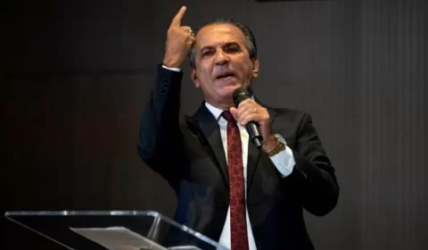 Bolsonaro entregar MEC ao Centrão seria uma 'vergonha', diz Malafaia