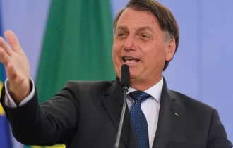 PF abre inquérito para apurar fala de Bolsonaro sobre vacina e Aids