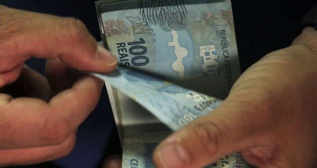 Abono salarial começa a ser pago para nascidos em março e abril