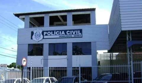 Criança de 7 anos é encontrada morta debaixo da cama; mãe confessa
