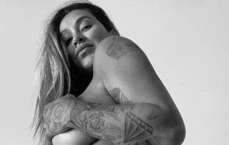 Dani Bolina faz ensaio nu com 36 semanas de gestação