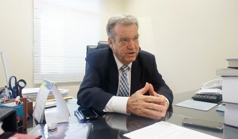 Decano do TCE-AM, conselheiro Júlio Cabral é aposentado pelo colegiado