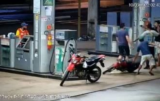 Discussão em posto de gasolina termina com homem morto; veja vídeo