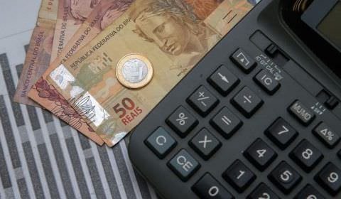 Quase 78% da população está endividada no Brasil