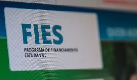 Estudantes inadimplentes já podem renegociar dívidas com Fies
