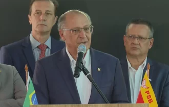 Ex-adversário de Lula, Alckmin se filia ao PSB e abre espaço para ser vice do petista