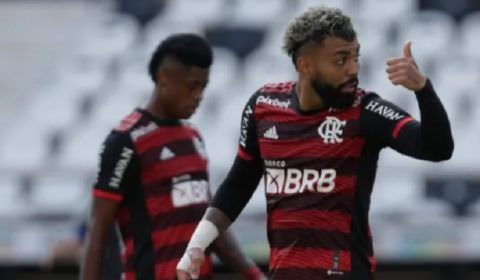 'O maior adversário do Flamengo é a soberba.' Resume, convicto, Marco Aurélio Cunha.