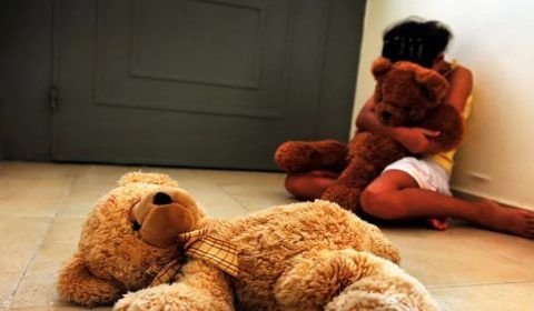 Justiça mantém menino de 6 anos sob guarda do pai acusado de estuprá-lo