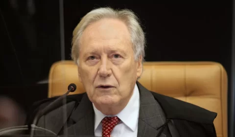 Lewandowski toma posse como ministro efetivo do Tribunal Superior Eleitoral