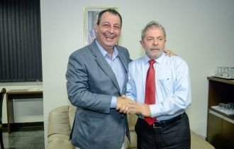 Lula chega em Manaus e deve ter encontro com Omar dentro de aeroporto