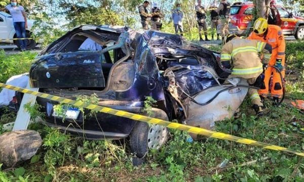 Mãe e filhos morrem em acidente a caminho de velório