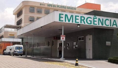 Mãe mata o filho de 2 anos após criança estragar sua maquiagem