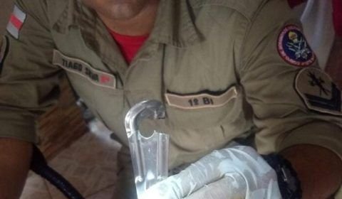 Mãe se distrai por minutos e bebê de 1 ano prende o dedo em concha no São José; veja