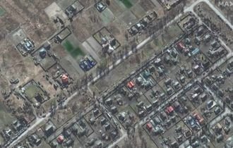 Megacomboio militar russo cerca Kiev; sirenes de alerta são acionadas