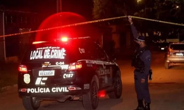 Mulher desmaia após ser agredida durante assalto