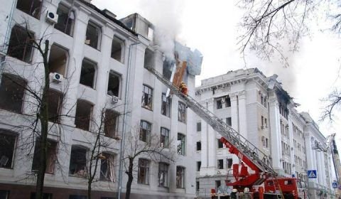 Novo bombardeio em Kharkiv deixa ao menos quatro mortos