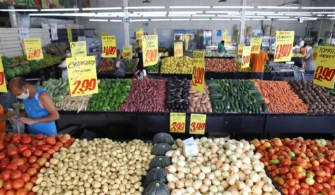 Preço da cesta básica sobe em todas as capitais do Brasil