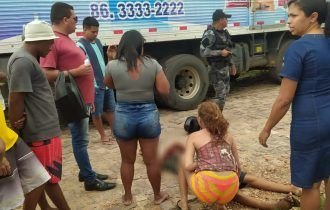 Suspeito de assalto morre em ambulância após ser alvejado por seis disparos