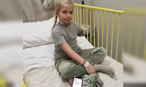 Ucraniana de 9 anos tem braço amputado após ser atingida por disparos