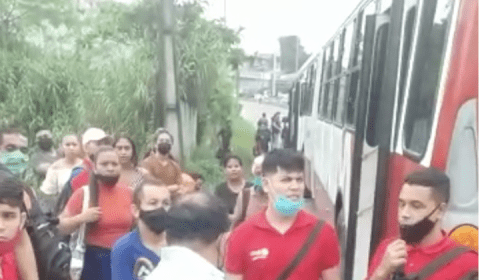 Urgente: ônibus 560 é assaltado mais uma vez em Manaus; veja vídeo