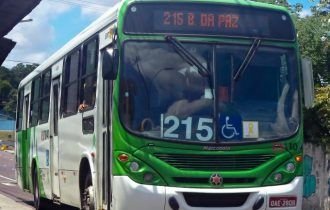 URGENTE: Ônibus da Linha 215 sendo assaltado na Zona Su