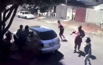 Urgente: veja momento em que mãe morre após defender filho de tiro durante briga; VÍDEO FORTE