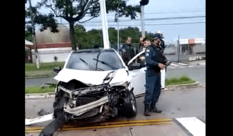 Veja Vídeo: Grave acidente deixa viatura da Polícia destruído