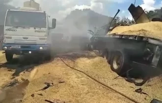 Vídeo: carretas batem de frente e pegam fogo