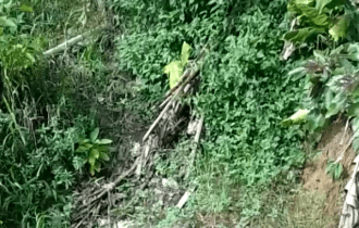 Vídeo: Homem é espancado pelo tribunal do crime após abusar de criança no Mauazinho