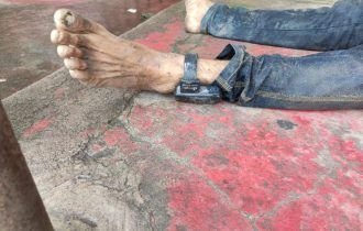 Vídeo: homem usando tornozeleira é encontrado morto na zona leste de Manaus