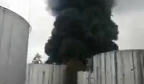 Vídeo: míssil atinge refinaria de petróleo em Chernihiv, na Ucrânia