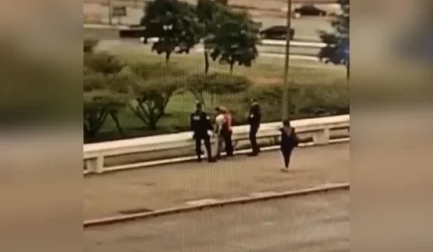 Vídeo: PM impede homem de cometer suicídio