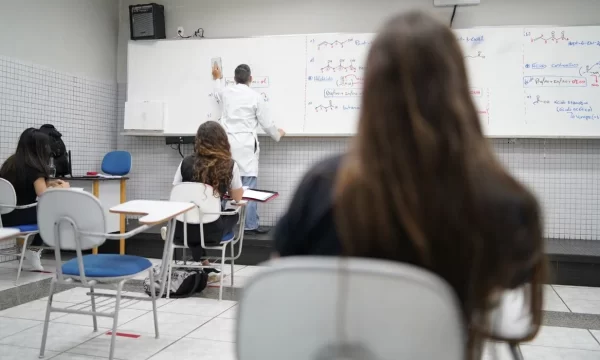 Violência no ambiente escolar é menor no Ensino Médio Integral