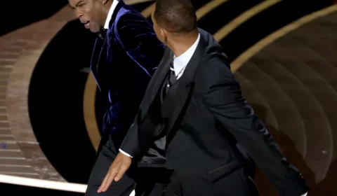 Will Smith dá tapa no rosto de Chris Rock após piada na premiação do Oscar 2022