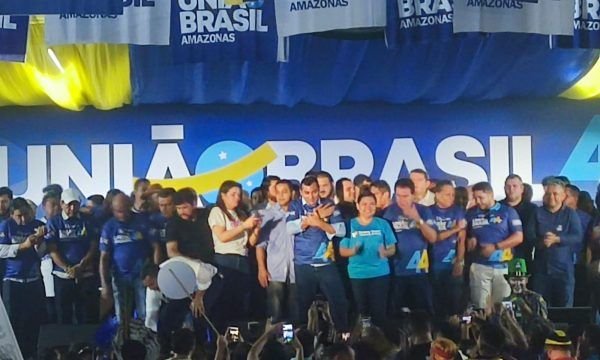 Wilson Lima leva multidão em evento de filiação ao União Brasil; Roberto Cidade deixa o PV