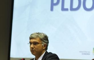 Reajuste a servidores seria “esforço fiscal considerável”, diz Colnago