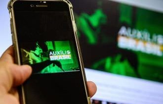 Câmara deve votar nesta terça MP de valor extra no Auxílio Brasil