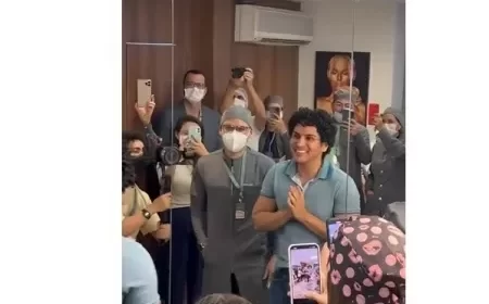 Chá revelação de harmonização facial viraliza: "Anita é minha inspiração"