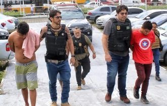 Grupo suspeito de esmagar cabeça de mulher a pedradas é preso em Manaus