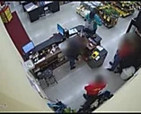 Homem descobre que estava sendo furtado por funcionário após instalar um dispositivo simples em sua loja
