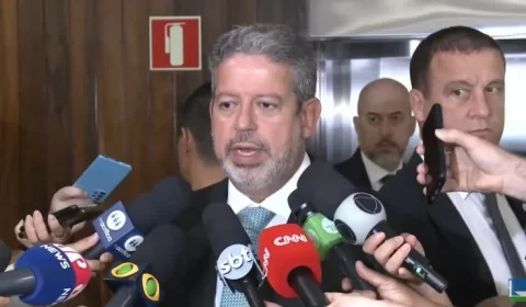 Lira admite possibilidade de aumento do benefício extra do Auxílio Brasil