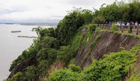 Manaus:  Prefeitura proíbe acesso a Mirante Encontro das Águas após  erosão