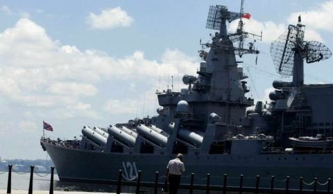 Moscou acusa Ucrânia de bombardear cidade russa, mas nega que Kiev tenha atingido poderoso navio