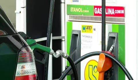 Preço do etanol tem alta de quase 5% nos postos; litro do diesel também avança, segundo ANP