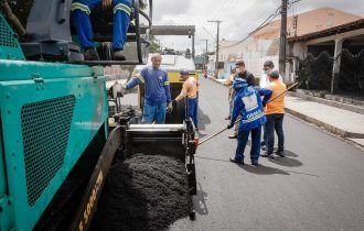 Prefeitura de Manaus trabalha na recomposição asfáltica de grandes avenidas