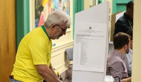 TSE julga se brasileiros no exterior podem votar fora das embaixadas