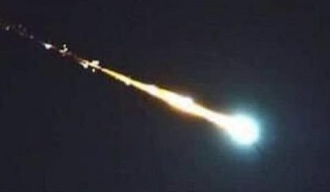 Veja Vídeo: Câmeras de seguranças gravam queda de cometa em Tefé