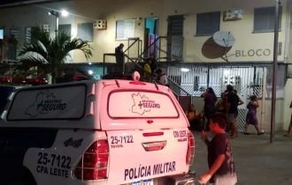 Vídeo: jovem é morto a tiros no Jorge Teixeira e mãe clama pelo filho