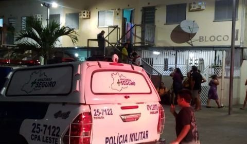 Vídeo: jovem é morto a tiros no Jorge Teixeira e mãe clama pelo filho